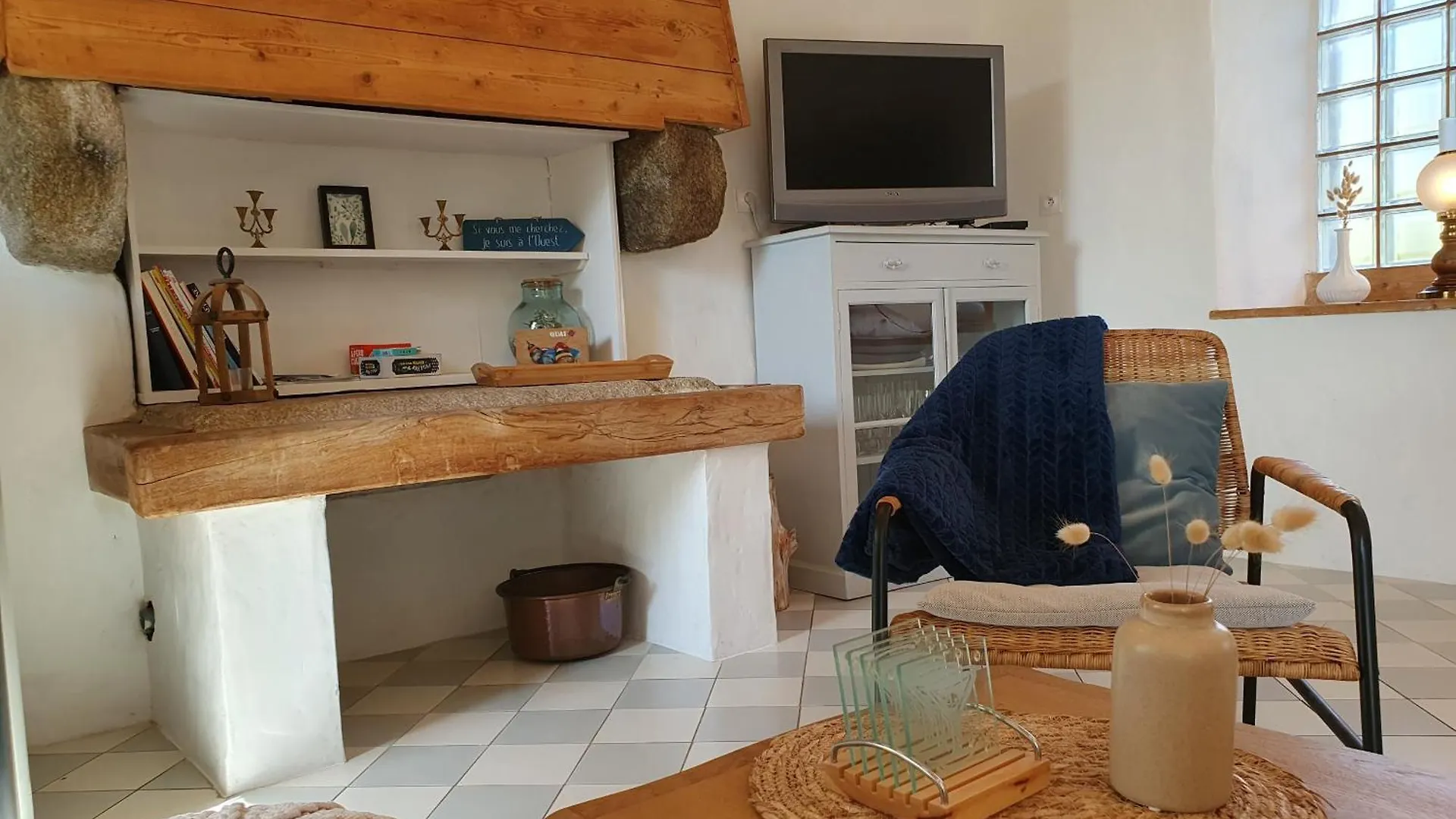 Jolie Maison En Pierre Avec Grand Jardin Pour 6 Guissény 0*,